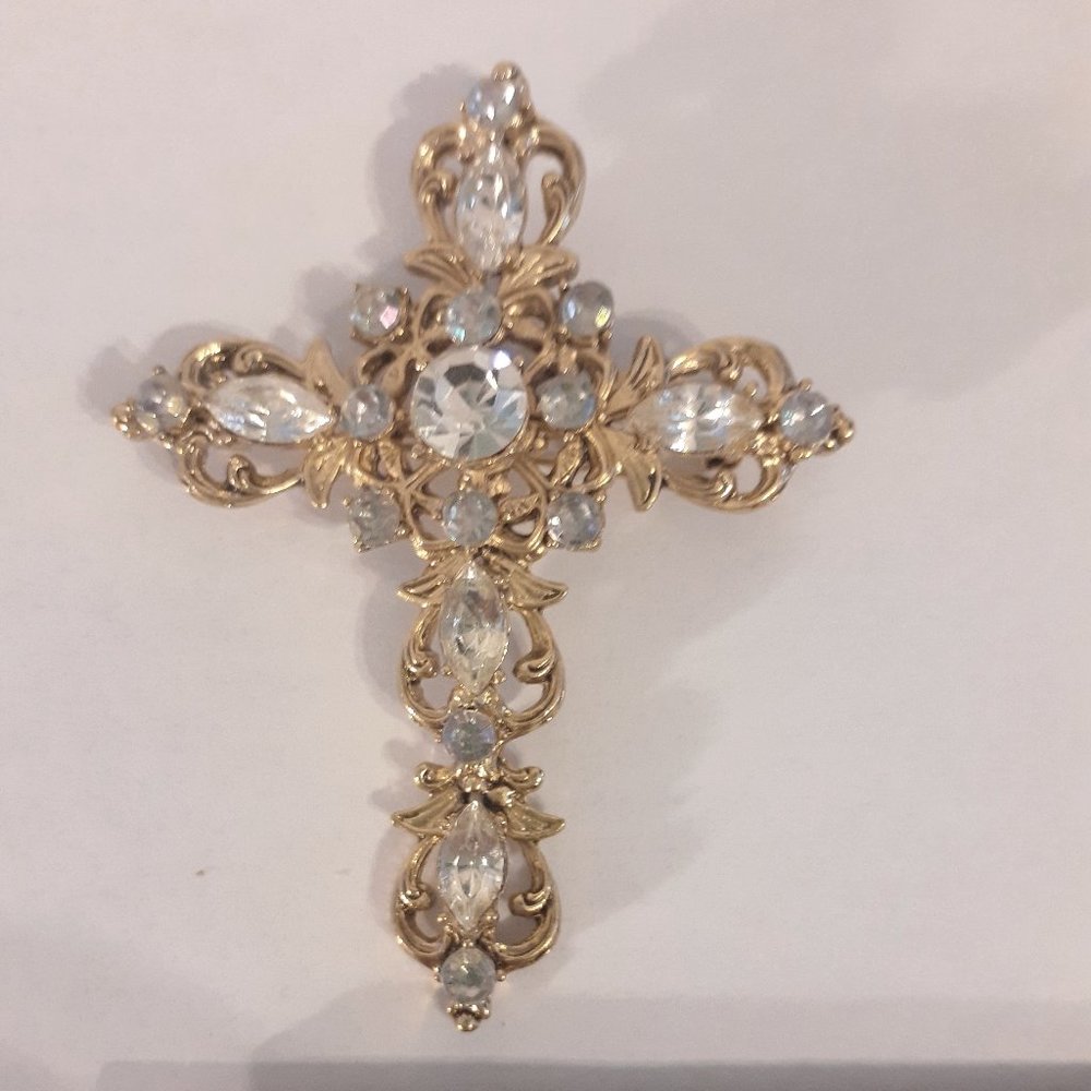 Gold and Cubic Zirconia Cross Pin